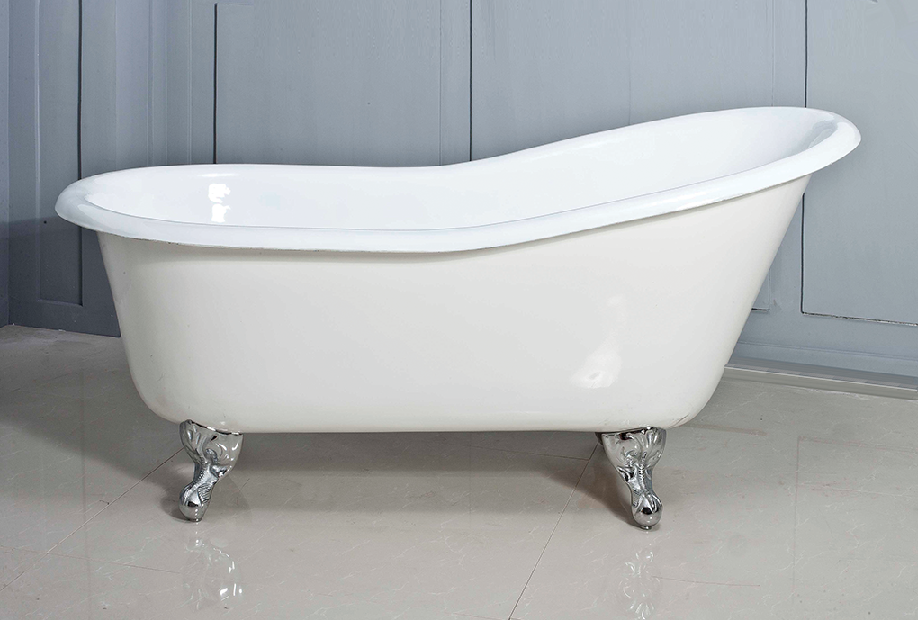 Traditional slipper bath